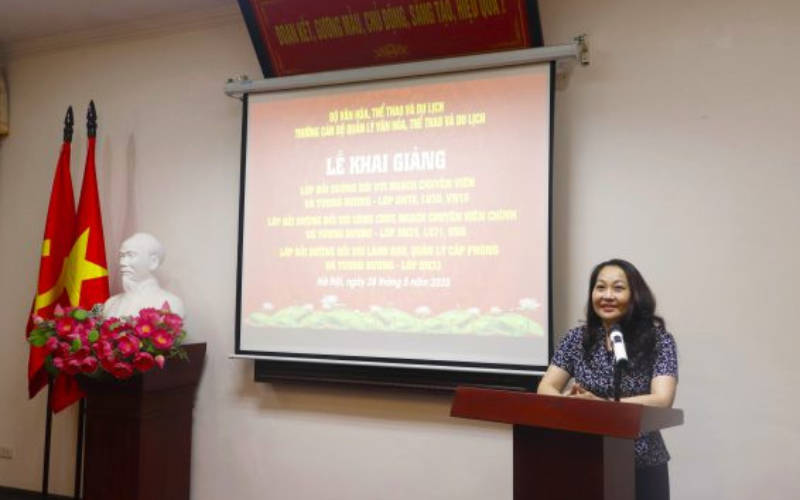 Khai giảng lớp chuyên viên chính
